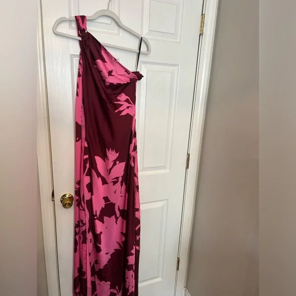 HEMANT AND NANDITA One Shoulder Long Dress in Red - Picture 4 of 10